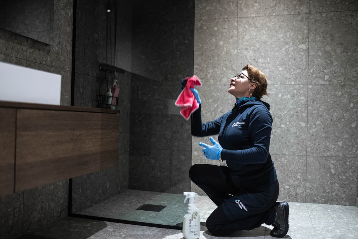 Städade Hem - Rengöring av duschvägg